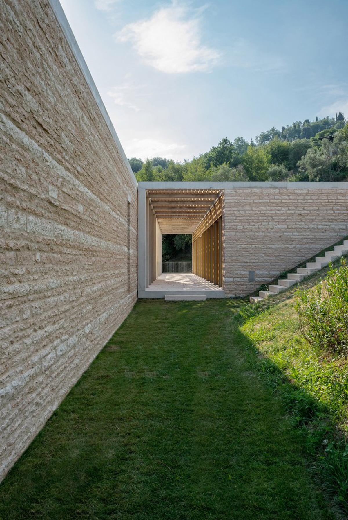 David Chipperfield Architects completed Villa Eden in the west bank of Lake Garda