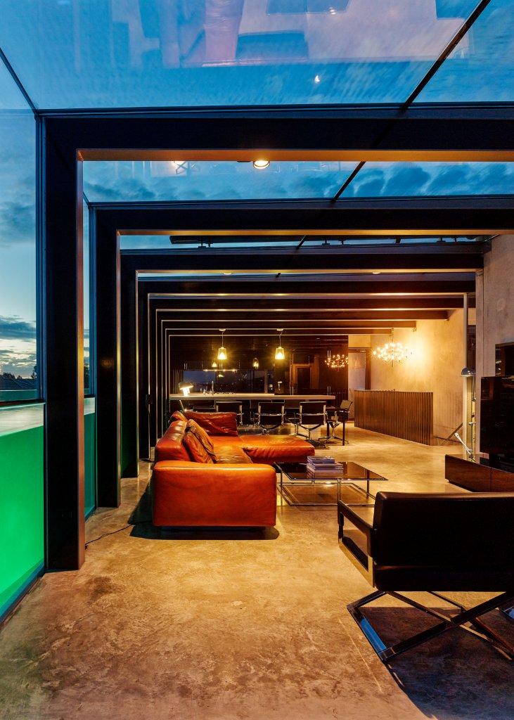 Concrete House by FGR Architects