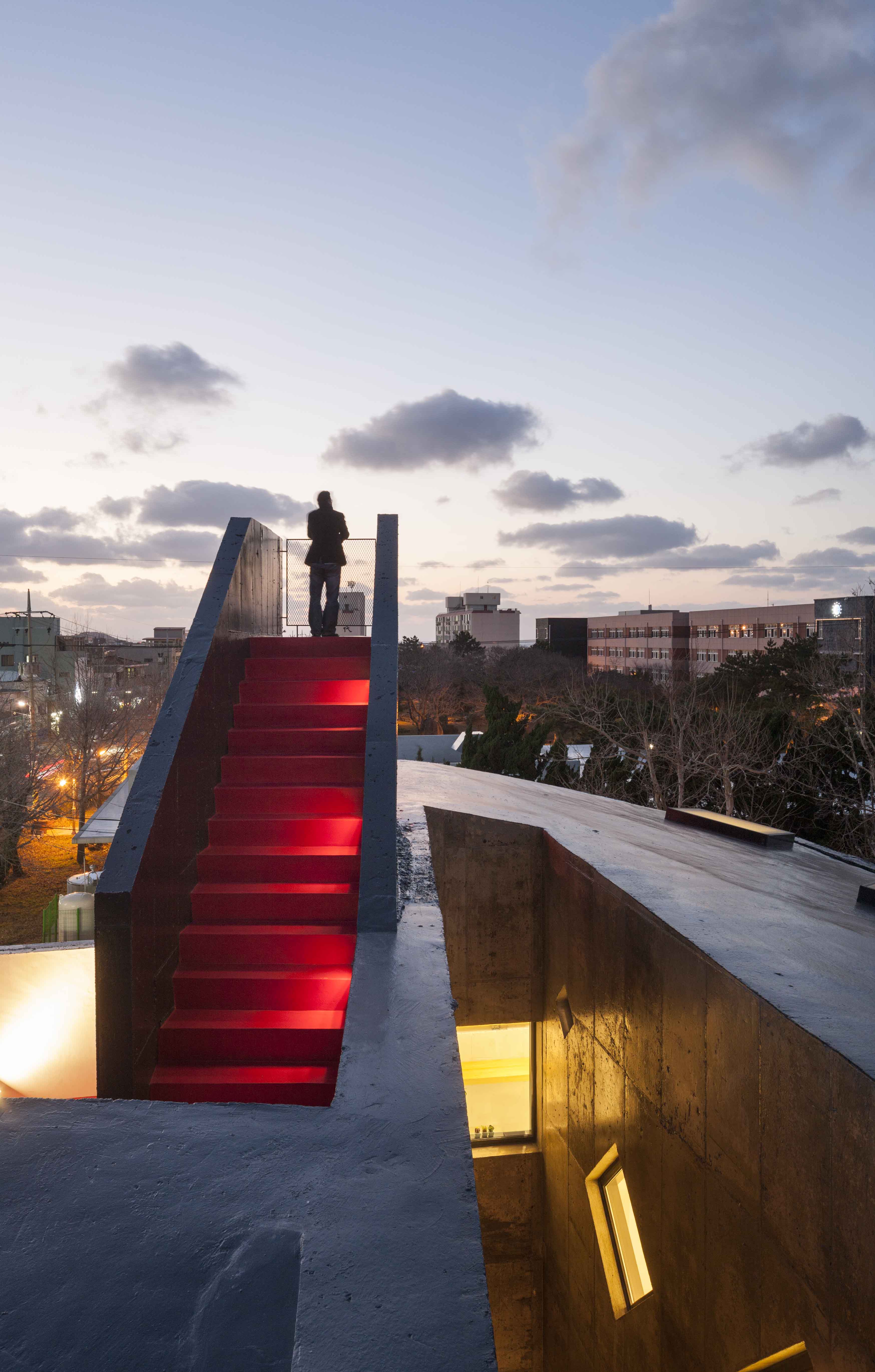 MoonHoon&rsquo;s new project Go.mir Guest House looks like a dragon