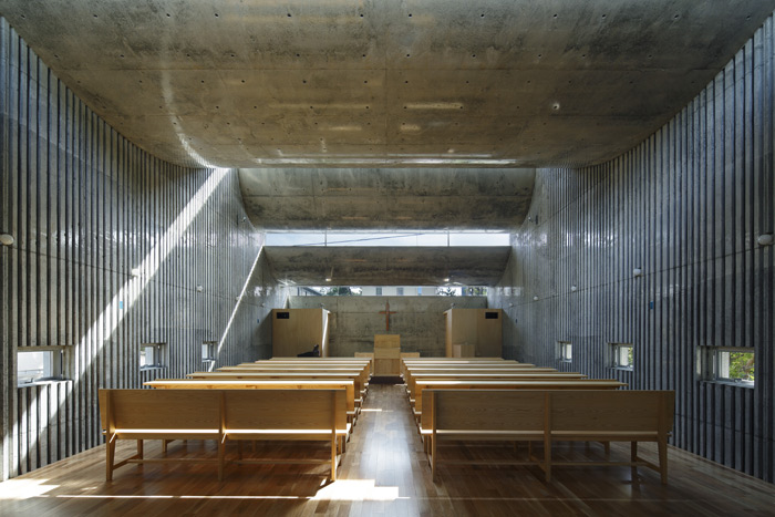 Takeshi Hosaka Architects designed a public church in Japan
