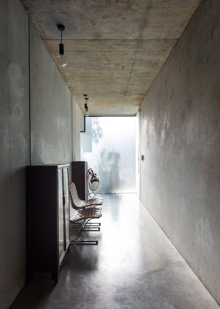 Concrete House by FGR Architects