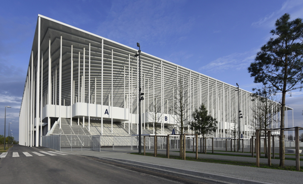 Herzog & de Meuron’s New Bordeaux Stadium will be opened in the spring of 2015 with its first match