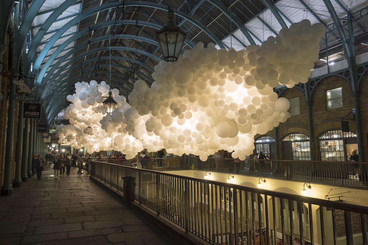 French artist Charles Pétillon fills London’s Covent Garden Market with 100.000 balloons