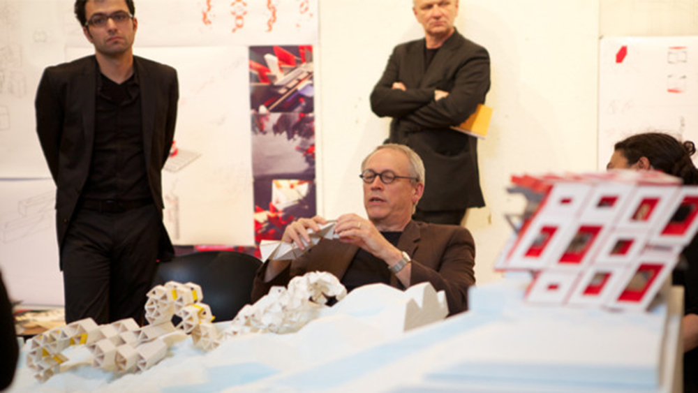 Prof. David Bell receives The David M. Darrin 40 Counseling Award