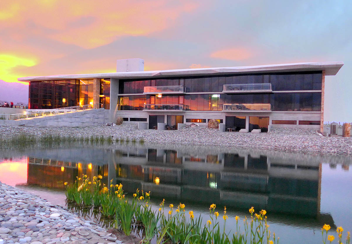 This complex protects the natural environment by creating organic design process in Argentina