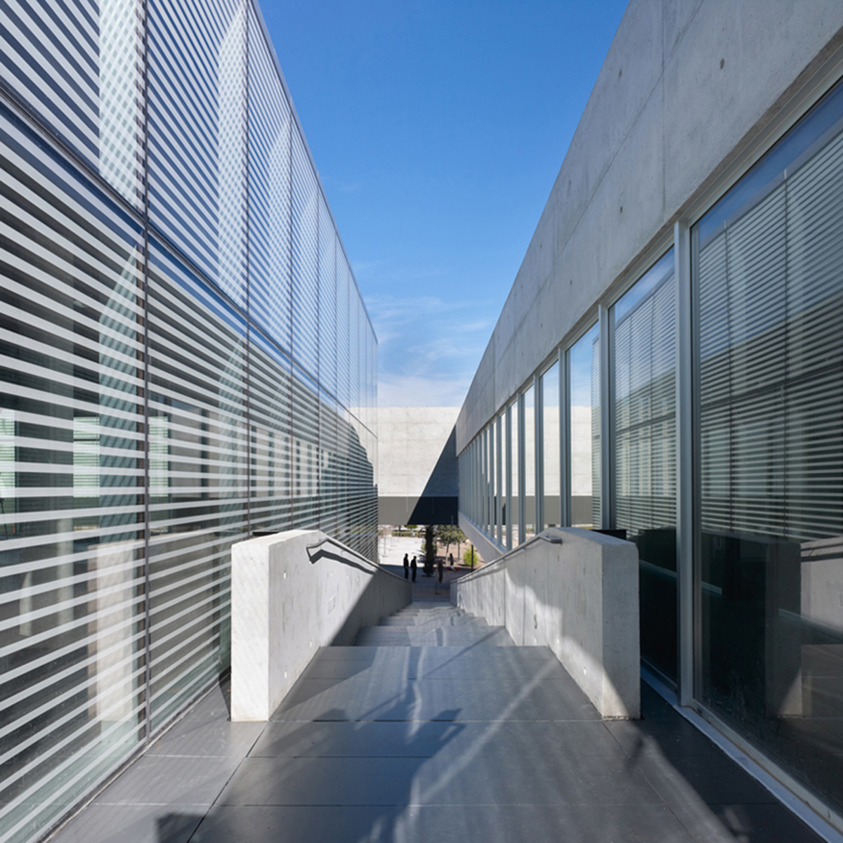 Rafael de La-Hoz completes the Espacio Miguel Delibes in Alcobendas