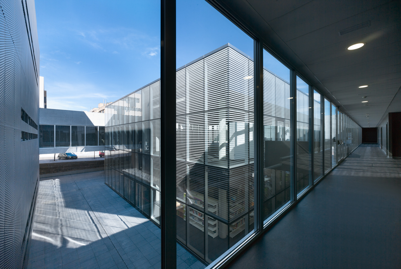 Rafael de La-Hoz completes the Espacio Miguel Delibes in Alcobendas