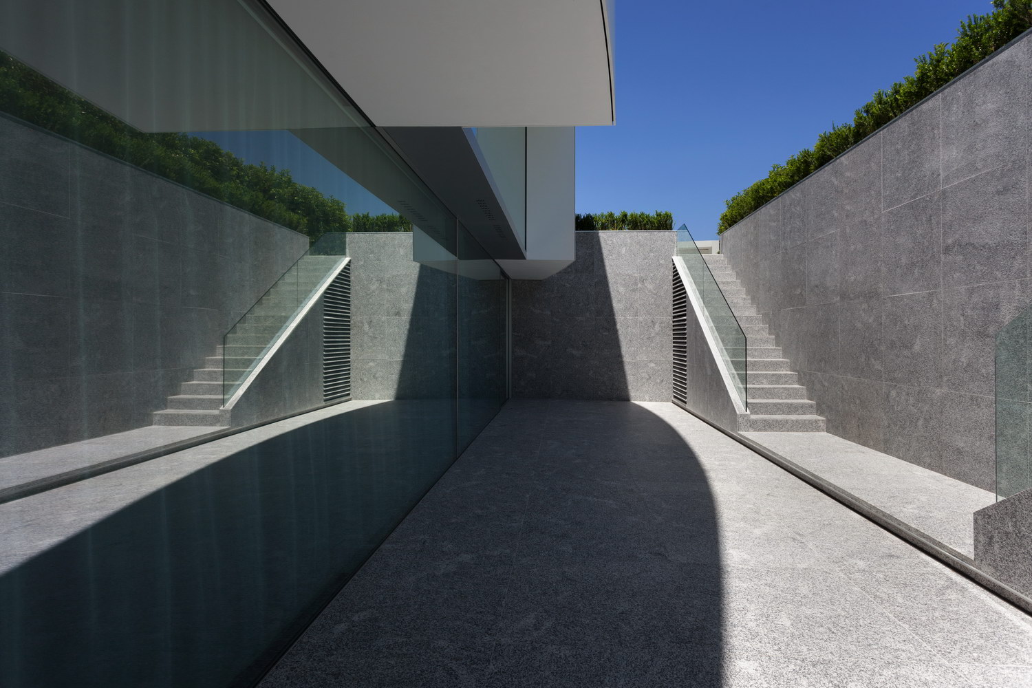 Balint House Betera,Valencia by Fran Silvestre Arquitectos