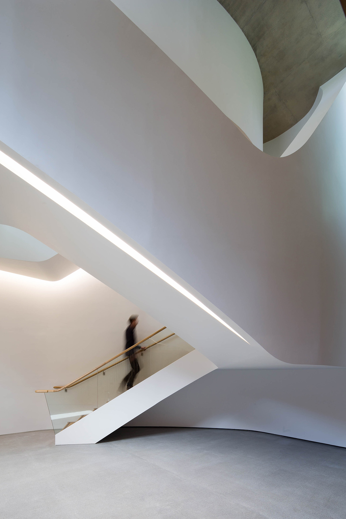 Zaha Hadid’s Investcorp Building wins Oxford Preservation Trust 2015 Award