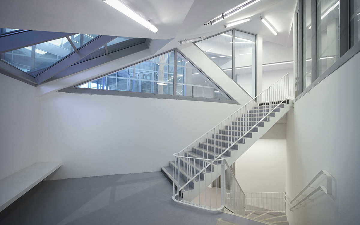 JDS Architects completed its new ’’urban catalyst’’ project called Euralille Youth Centre in France