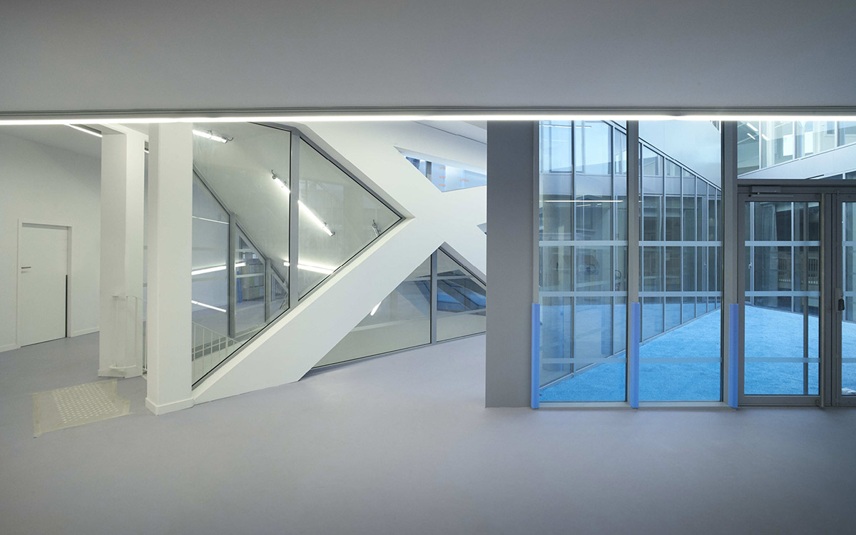 JDS Architects completed its new ’’urban catalyst’’ project called Euralille Youth Centre in France