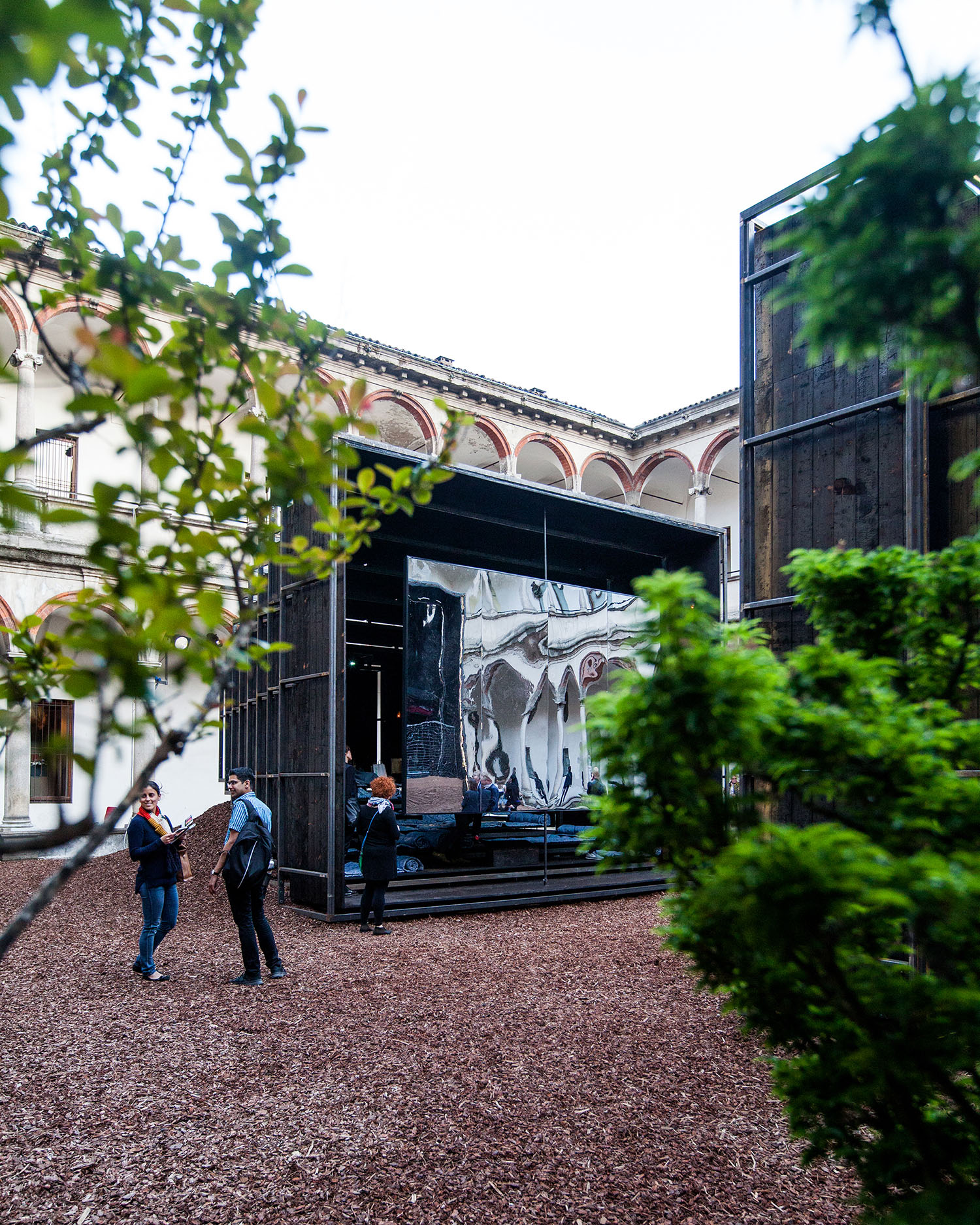 ’’Camera Chiara’’ is an architectural installation symbolizing stills of Lebanese lifestyles