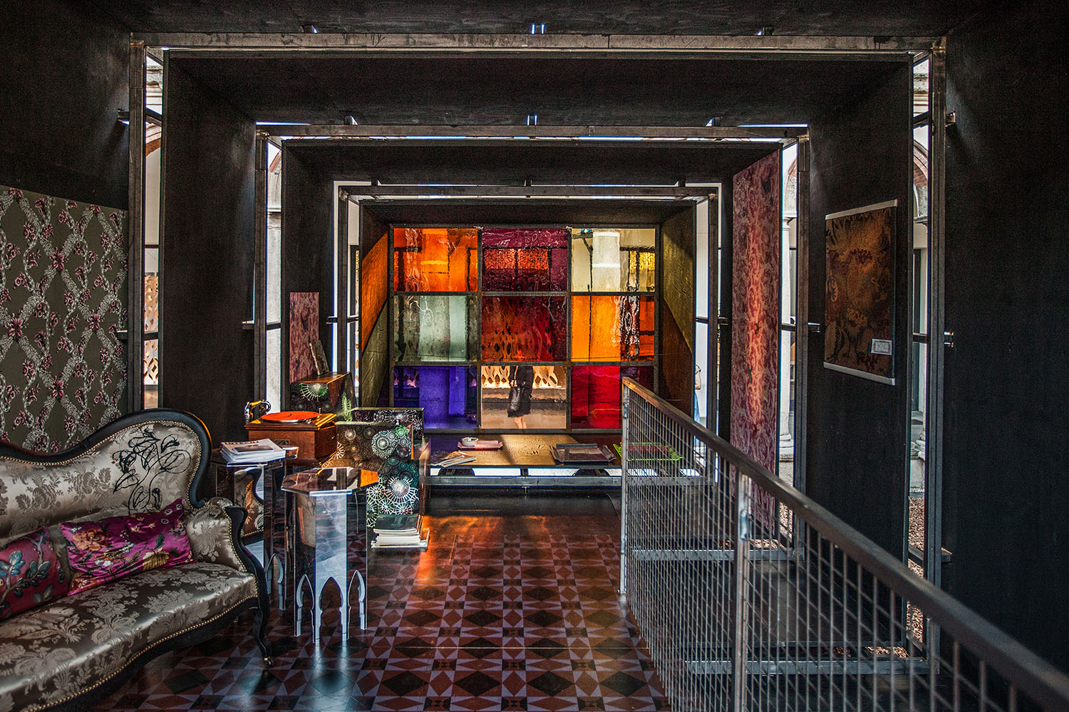 ’’Camera Chiara’’ is an architectural installation symbolizing stills of Lebanese lifestyles