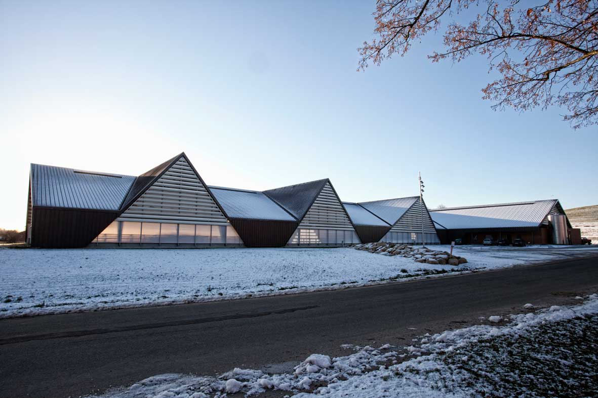 Vejlskovgaard:’’an agricultural building of the future’’