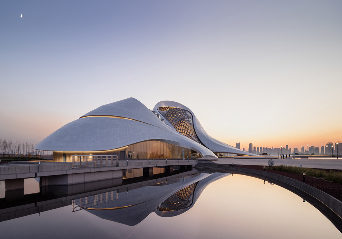 MAD Architects Unveils new images of Harbin Opera House