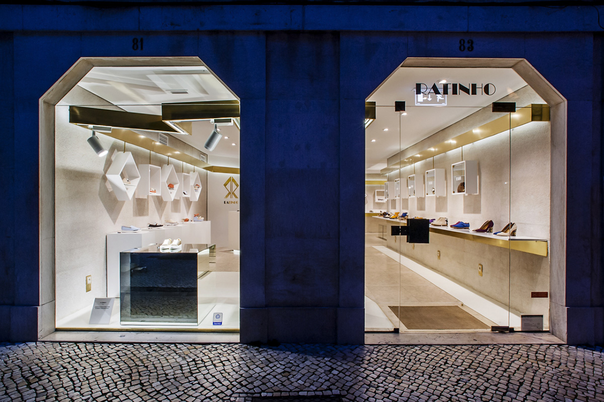 The iconic shoe shop “Ratinho” renovated by Inout Studio crystallizes objects with light materials