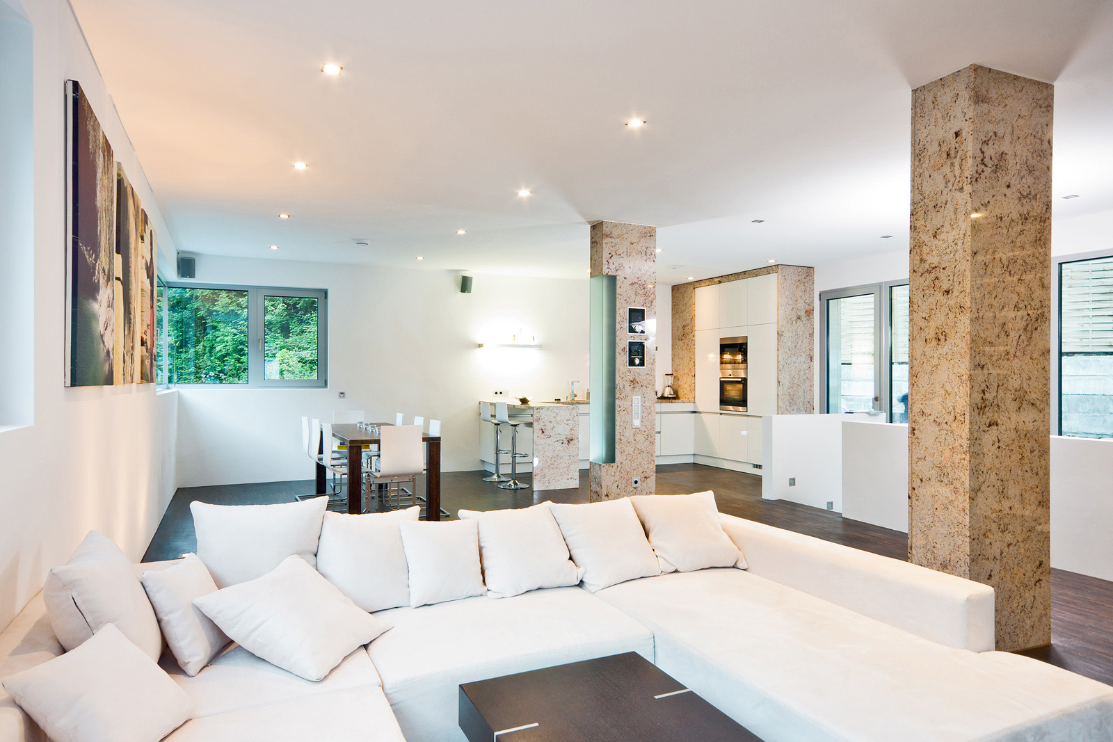 Reflecting Cube in Weinheim,Germany