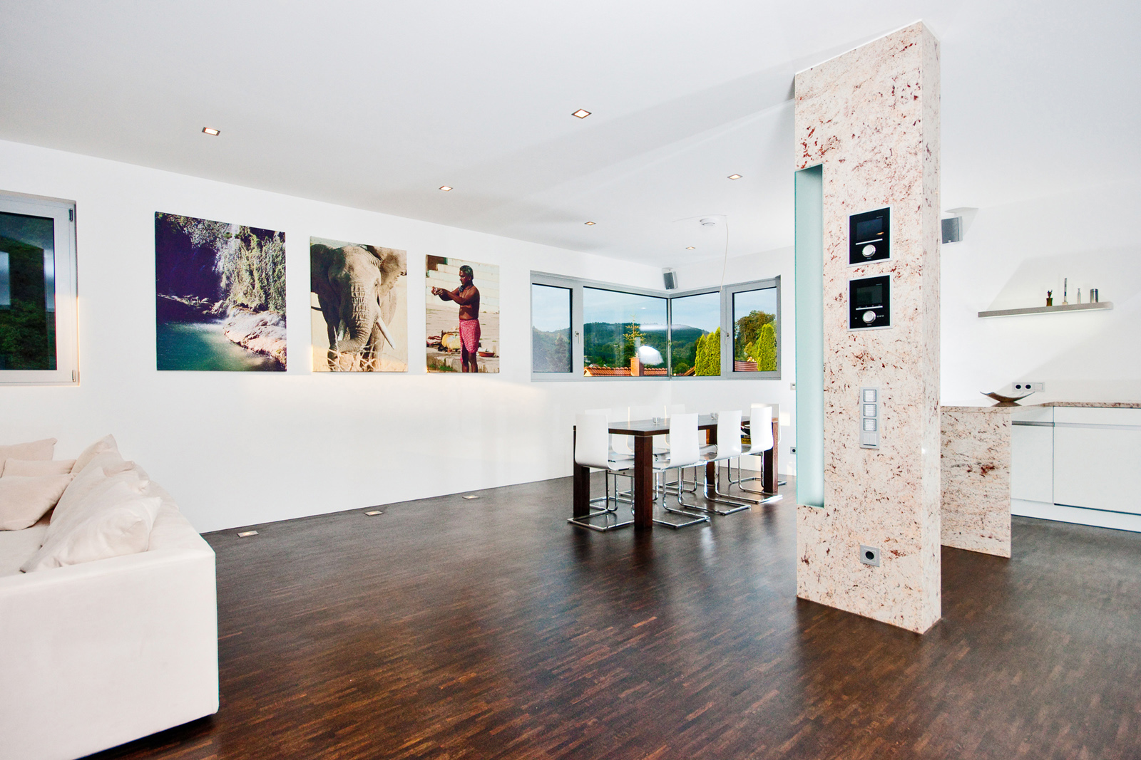 Reflecting Cube in Weinheim,Germany