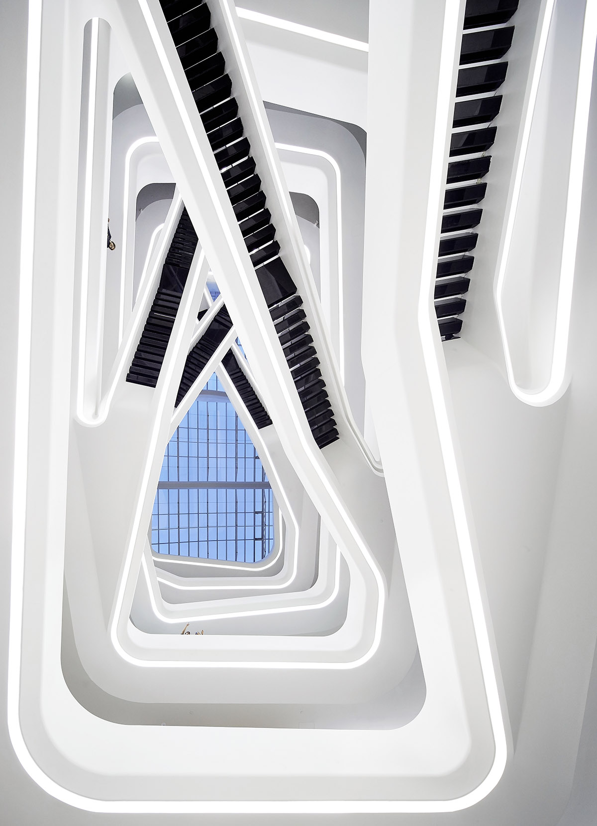 Zaha Hadid overlaps multiple plates in Moscow's Dominion
