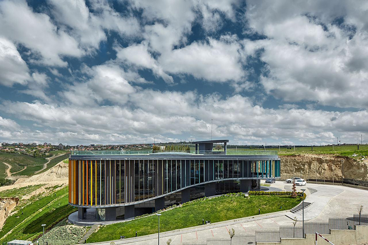 ONS Incek Residences Showroom & Sales Office receives AkzoNobel’s Prize for Colour at WAF 2015