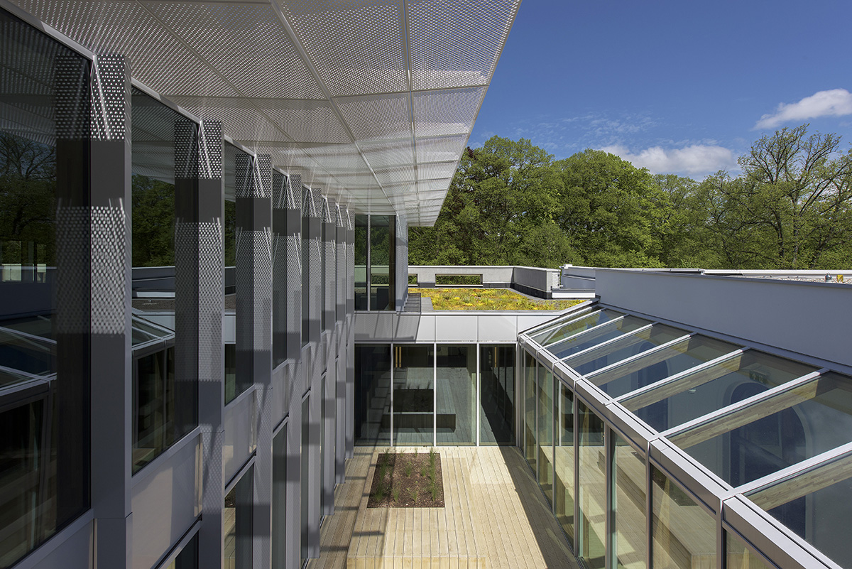 NEXT and UYTENHAAK combine old with new in the Bloemendaal town hall