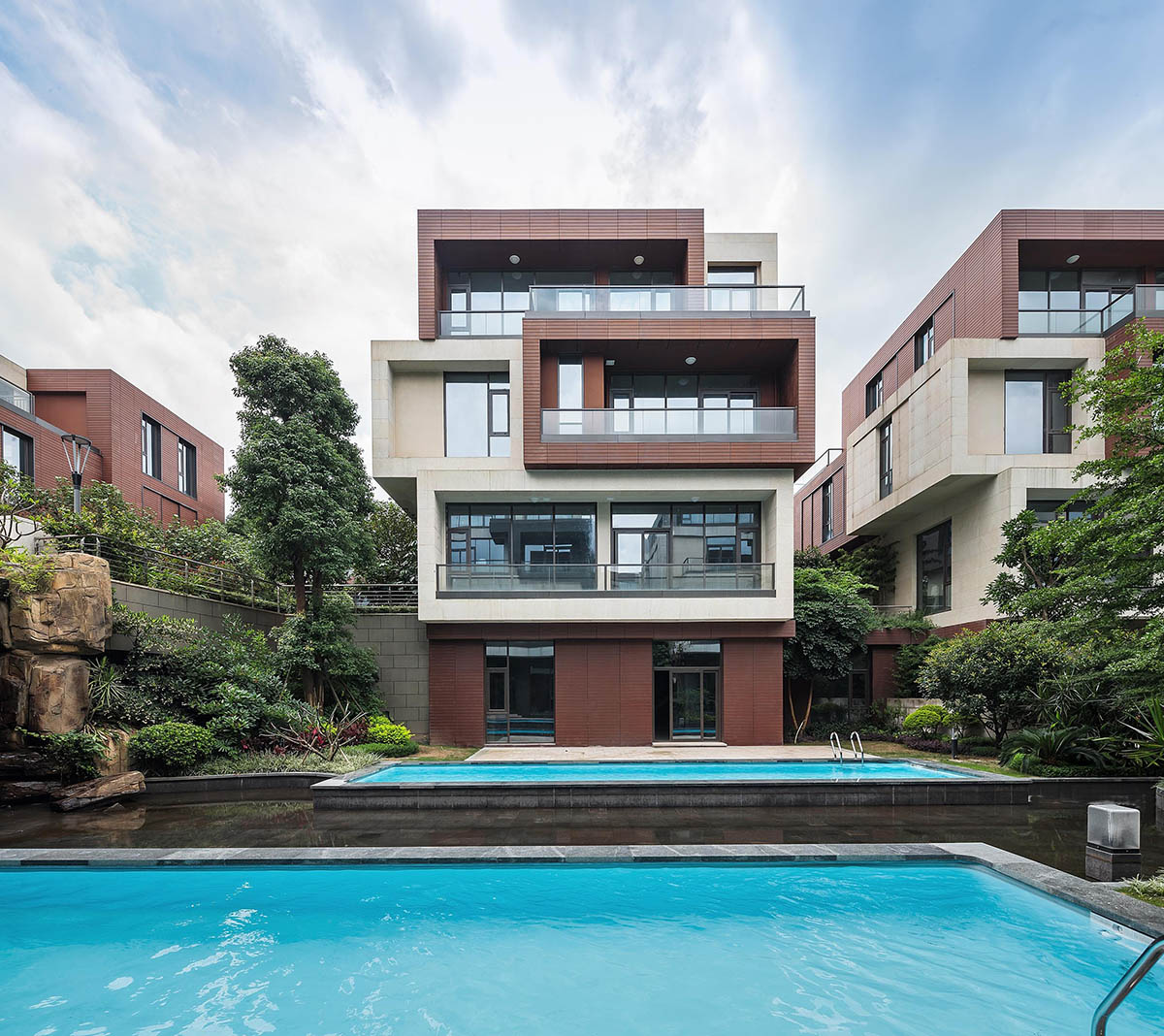 NEXT Architects completed Lianjiang Butterfly Bay with the concept of &rsquo;&rsquo;touching the water