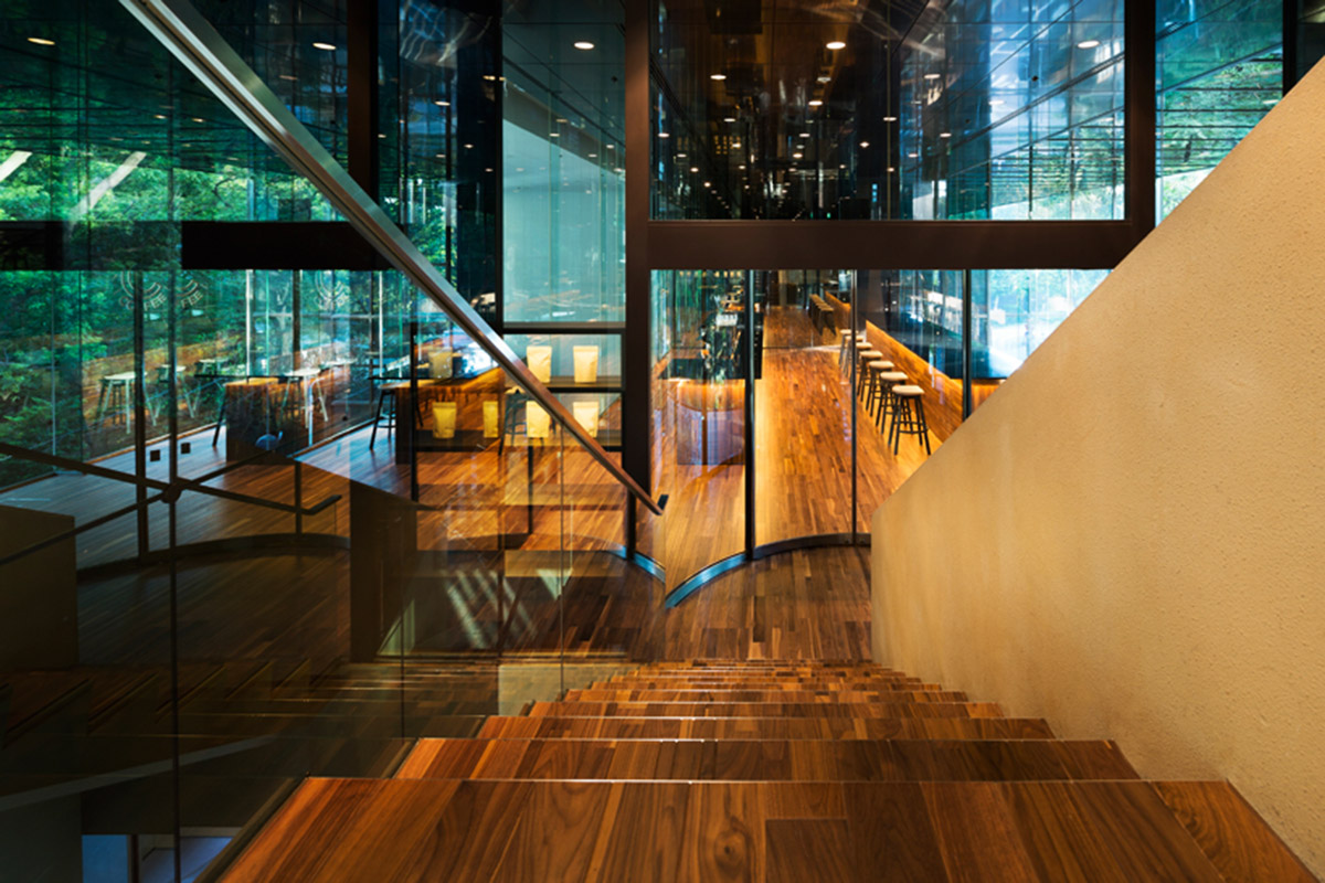 Nendo transforms Kenzo Tange’s original design into a coffee space by covering with mirrored surfaces