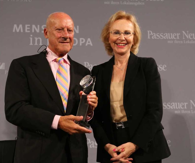 Lord Foster receives Menschen in Europa Award in Passau