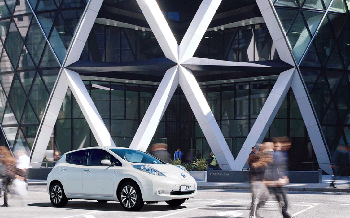 Nissan and Foster+Partners redevelop the Fuel Station of the Future