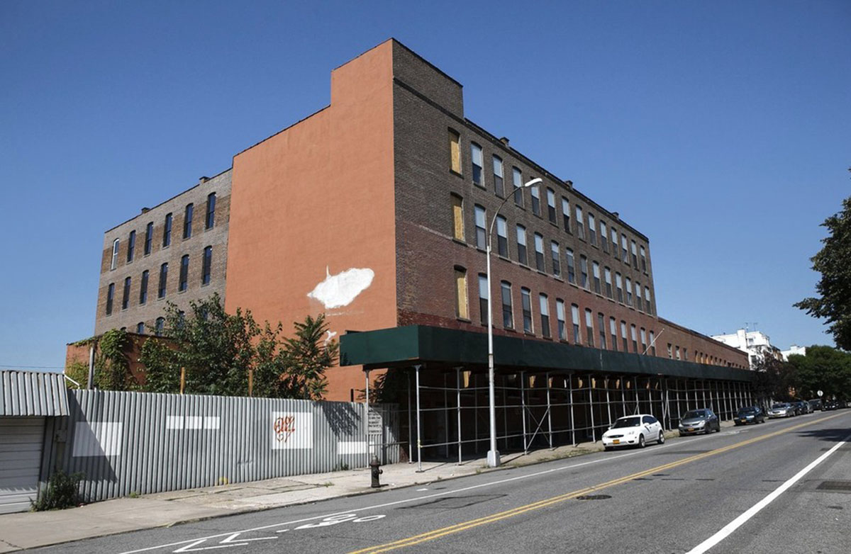 LEESER Architecture transforms an industrial building into office