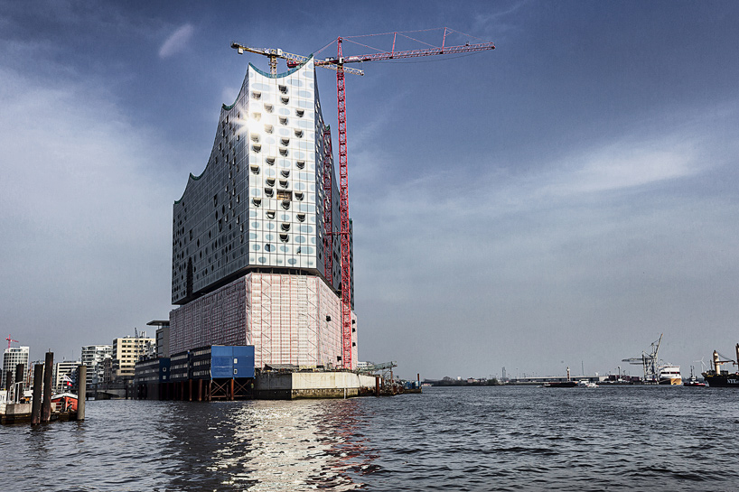 Elbphilharmonie to open 11 January 2017-Plaza accessible to the public  in November 2016