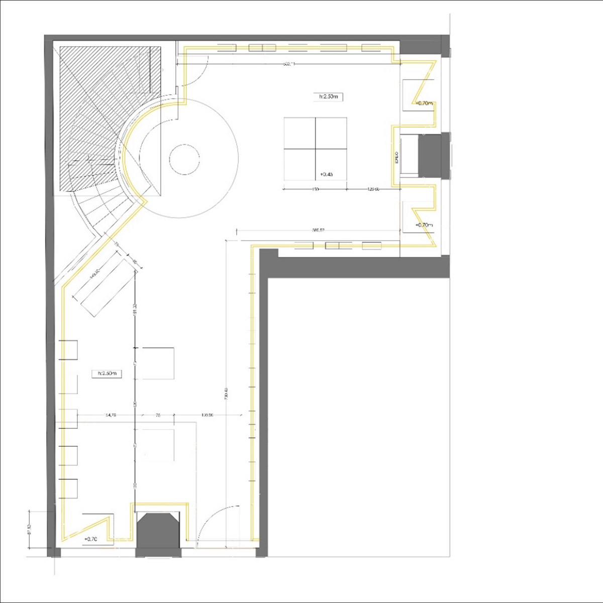 The iconic shoe shop “Ratinho” renovated by Inout Studio crystallizes objects with light materials