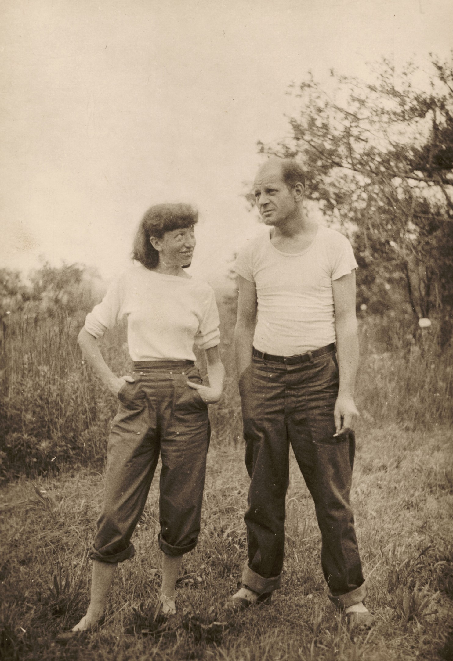 New book:&ldquo;Artists Unframed: Snapshots from the Archives of American Art.&rdquo; capturing Picasso&Warhol