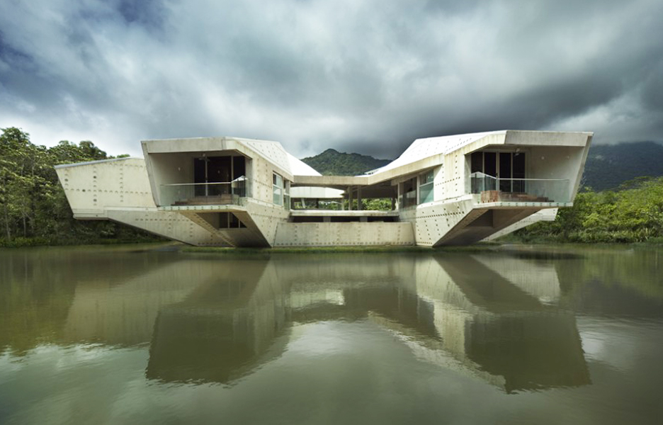 Doug Ross reviews Stamp House