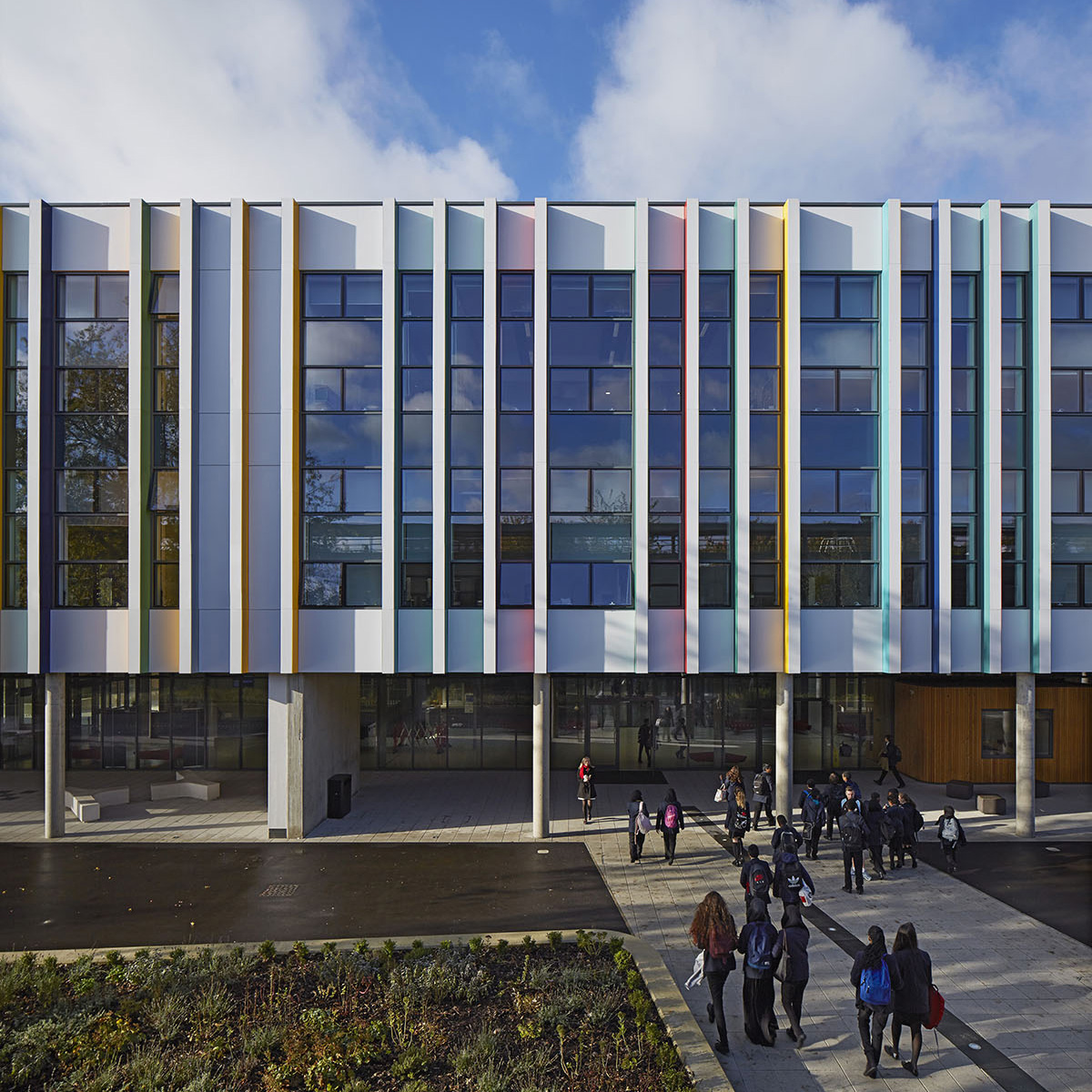 Walters & Cohen Architects transforms old community school into a contemporary High School in London