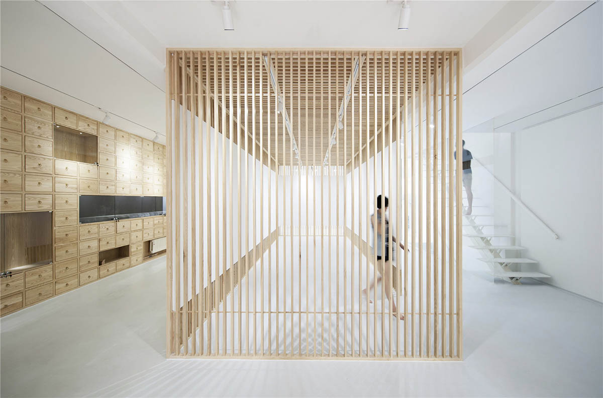 Arch Studio's Folding screen is a precious traditional fine
