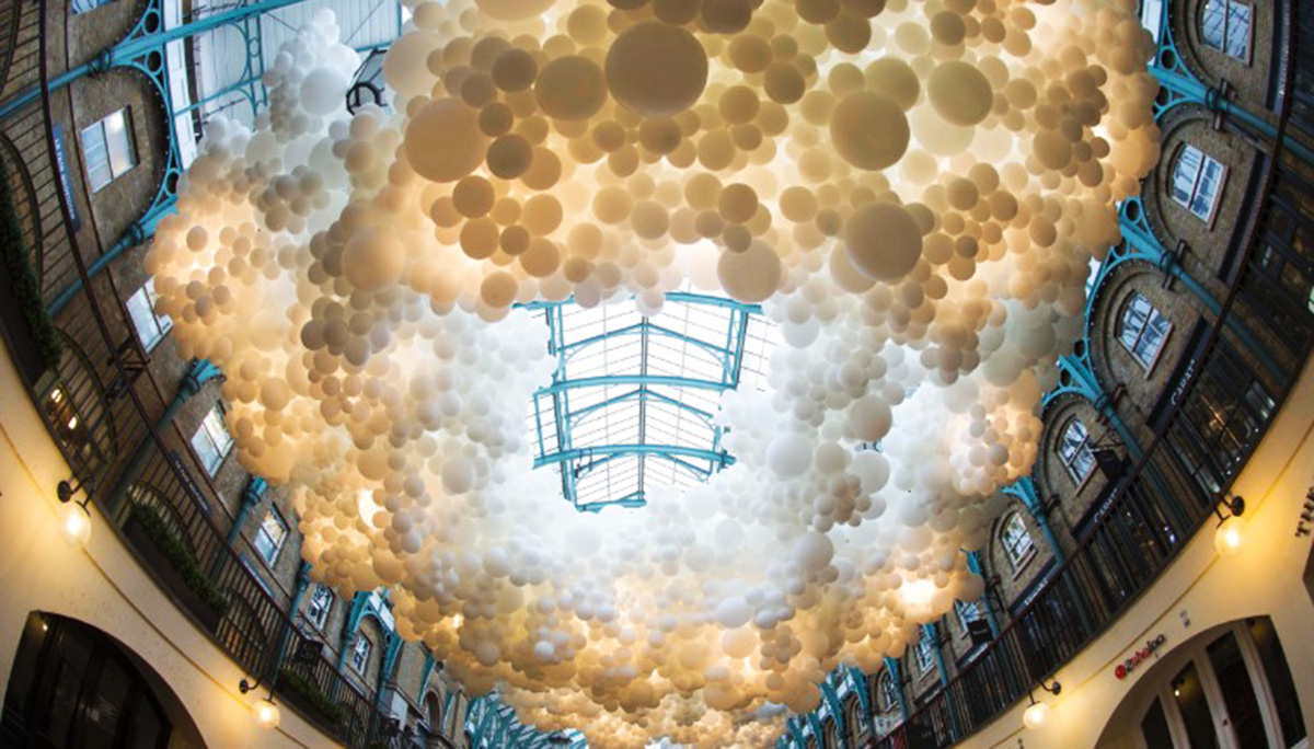 French artist Charles Pétillon fills London’s Covent Garden Market with 100.000 balloons
