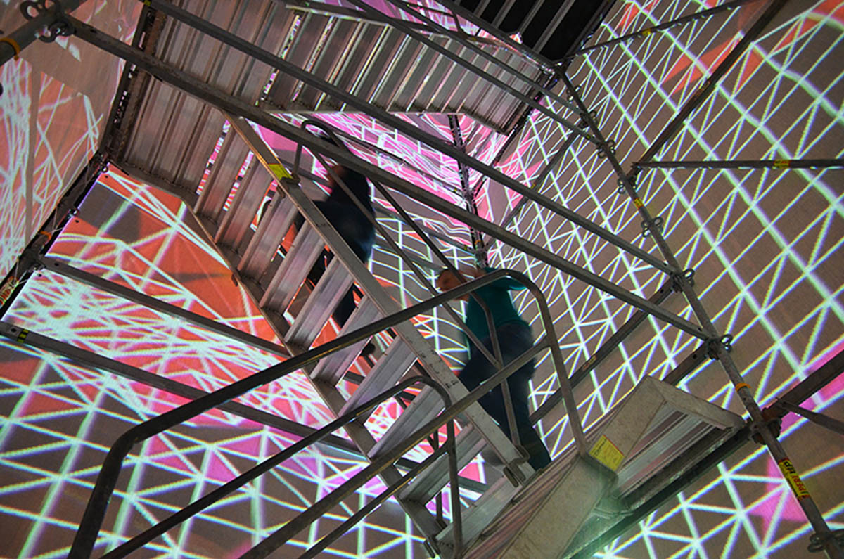 Unstable installs a temporary pavilion ’P-Cube’ at the center of VDNKh Park in Moscow