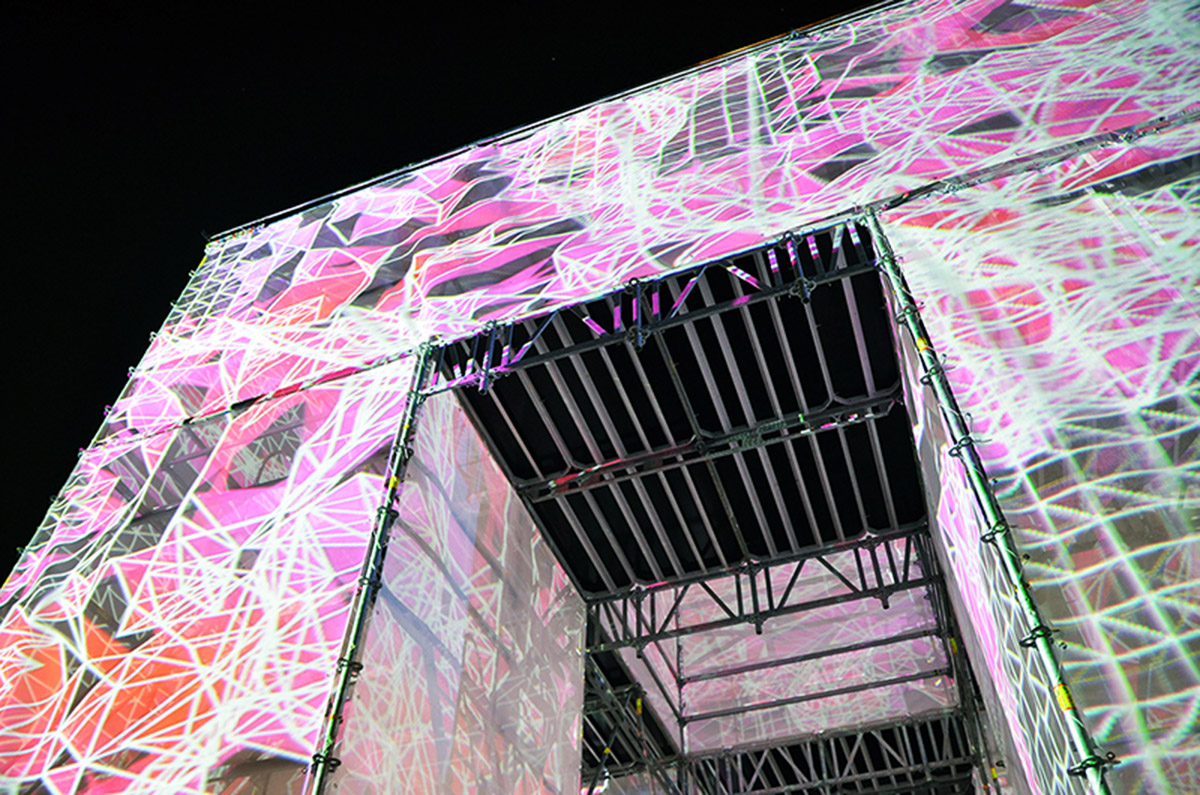 Unstable installs a temporary pavilion ’P-Cube’ at the center of VDNKh Park in Moscow