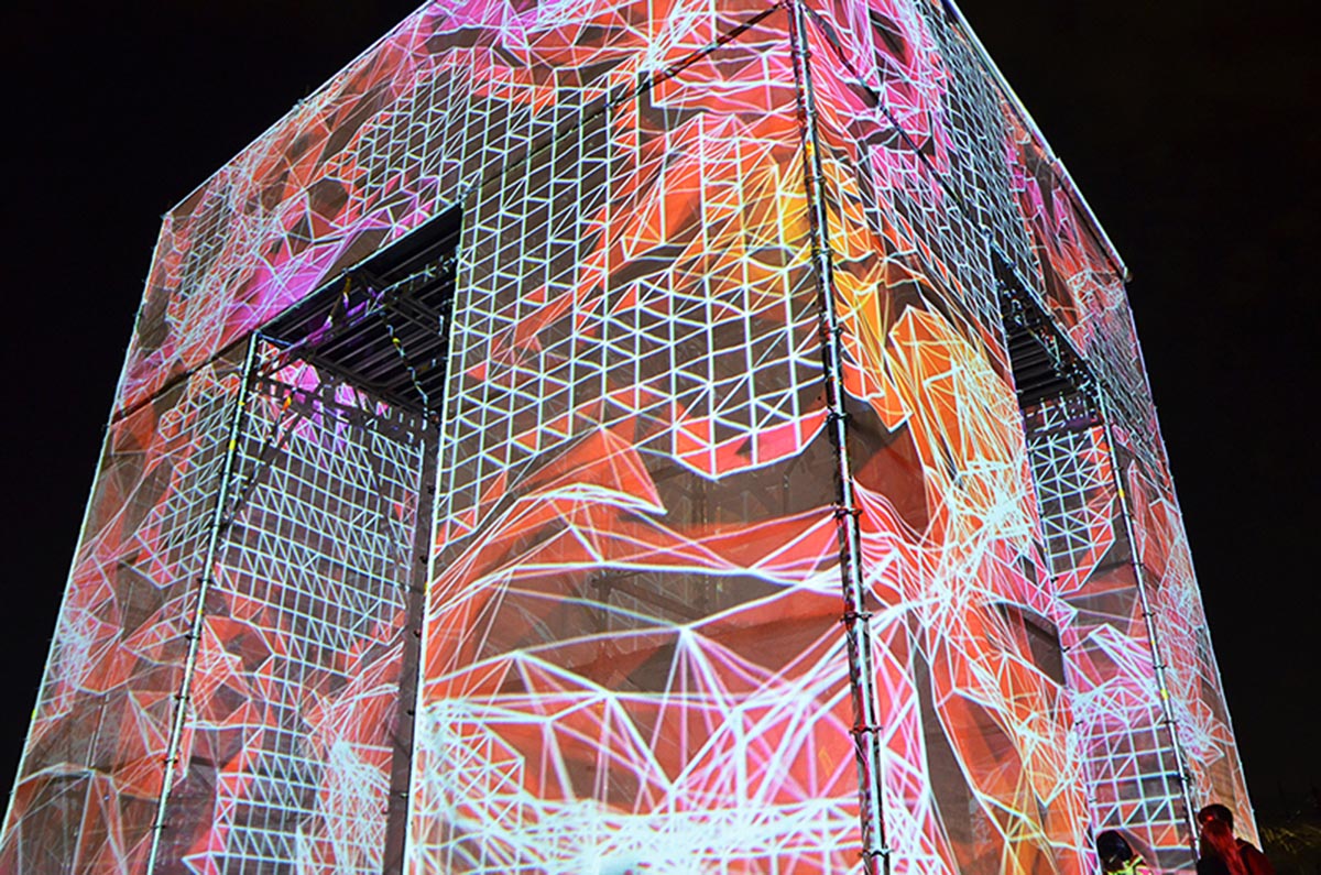 Unstable installs a temporary pavilion ’P-Cube’ at the center of VDNKh Park in Moscow