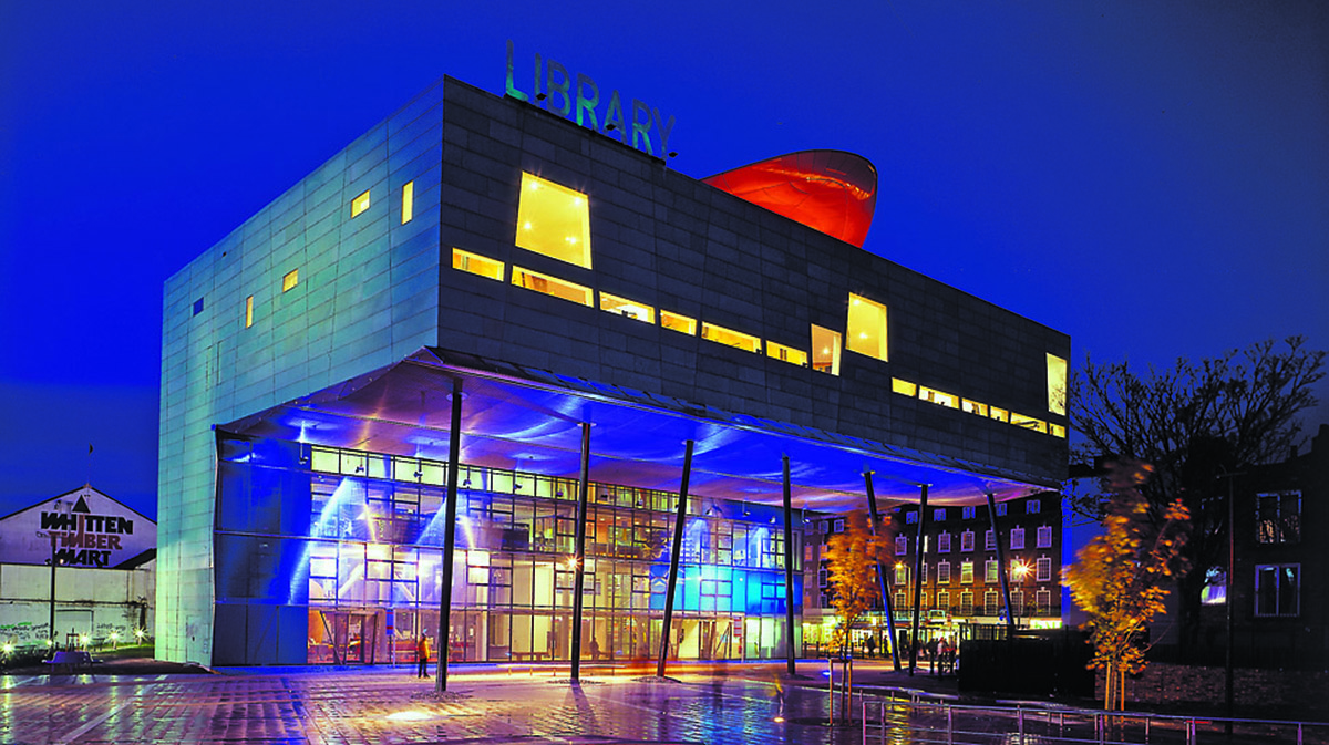 Will Alsop OBE receives honorary degree from Greenwich