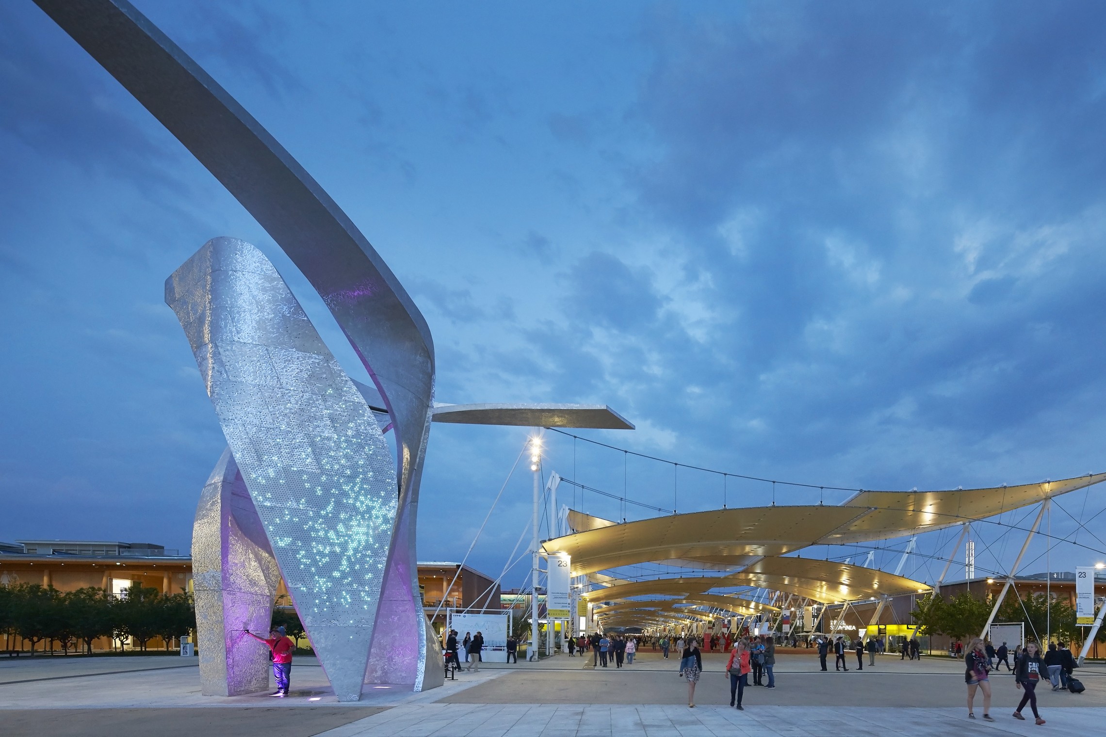 Daniel Libeskind completed his other sculpture ’’The Wings’’ at the heart of Expo