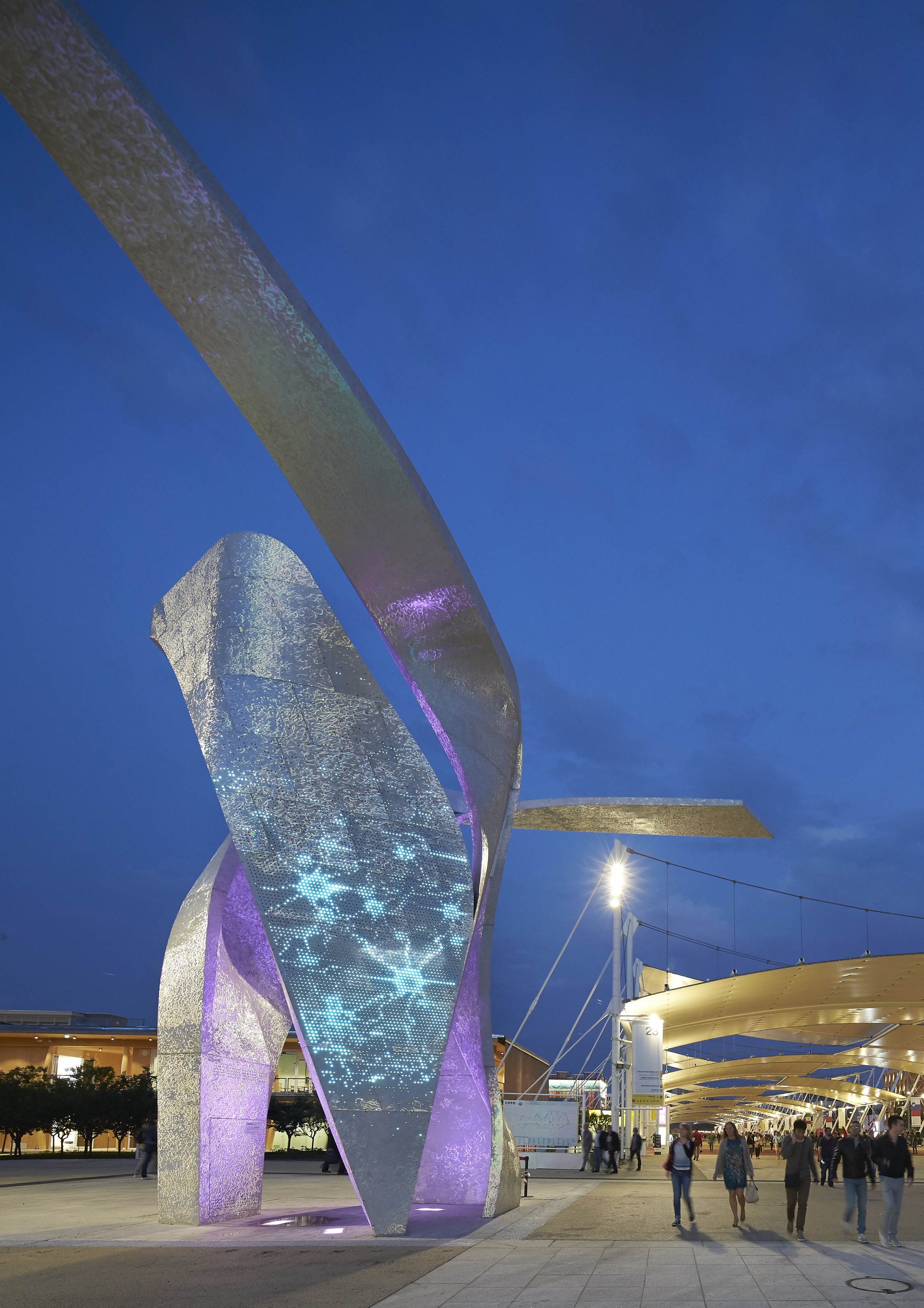 Daniel Libeskind completed his other sculpture ’’The Wings’’ at the heart of Expo