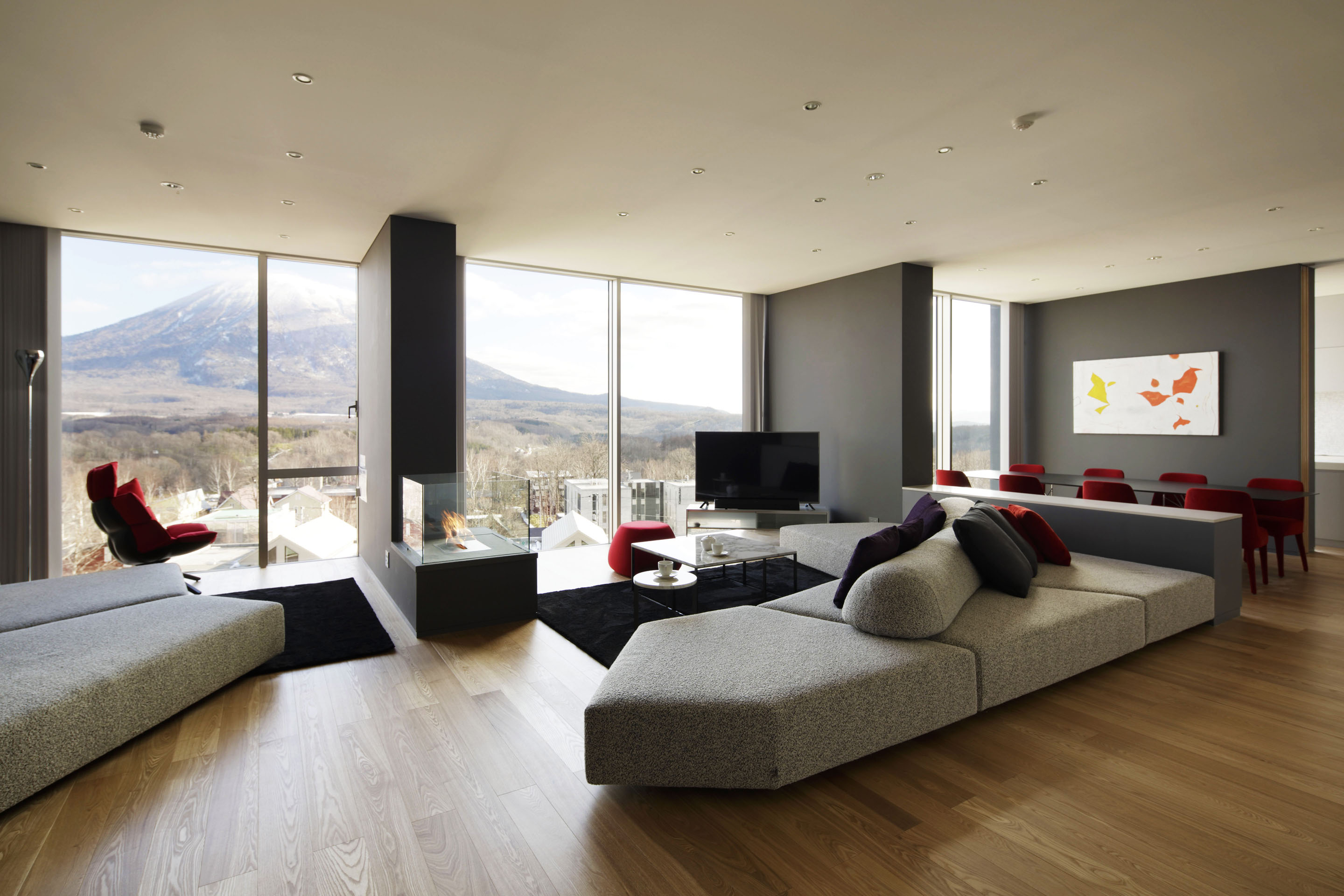 Terrazze Niseko frames a beautiful view on the Annupuri mountains designed by AE5 Partners