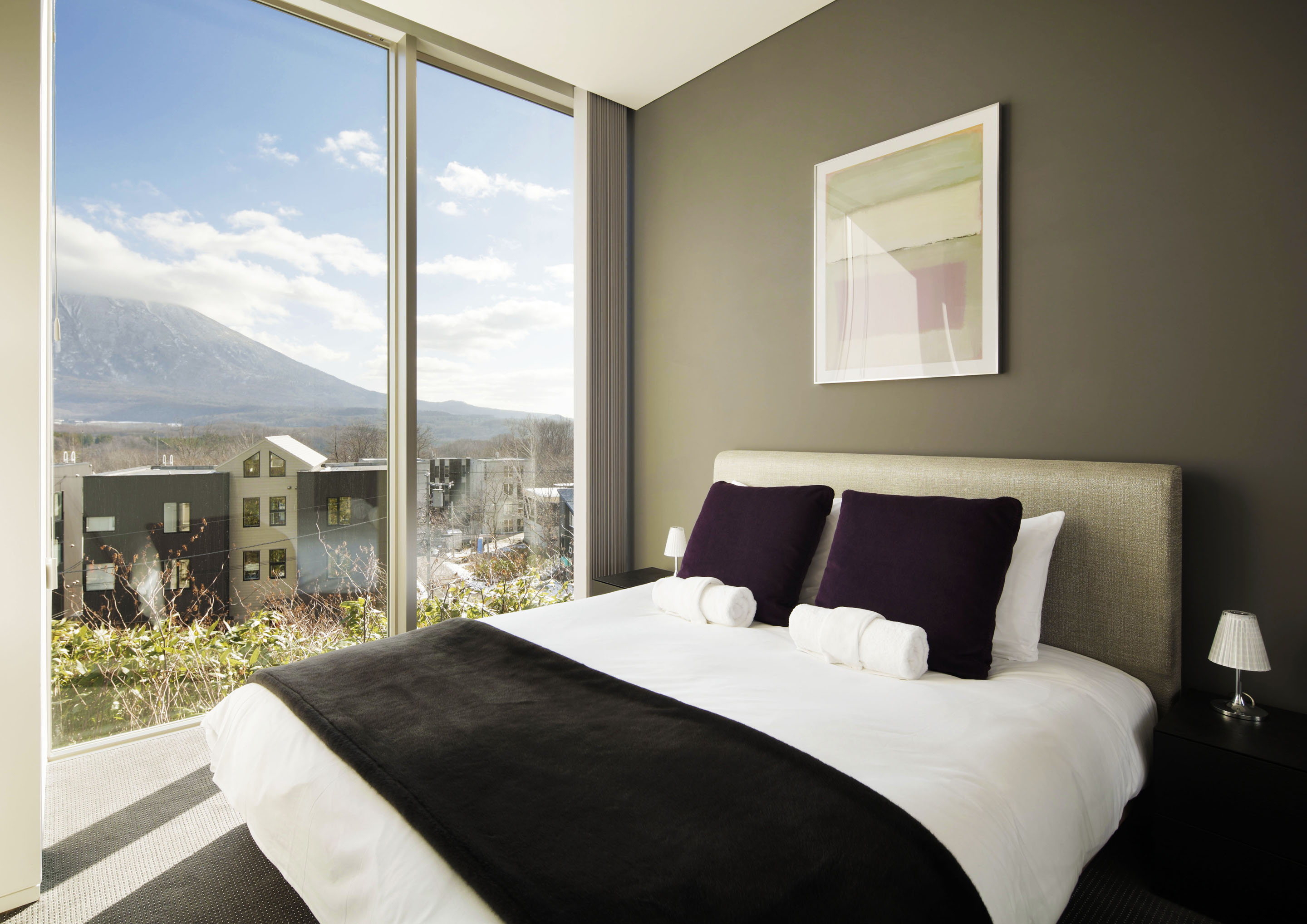 Terrazze Niseko frames a beautiful view on the Annupuri mountains designed by AE5 Partners