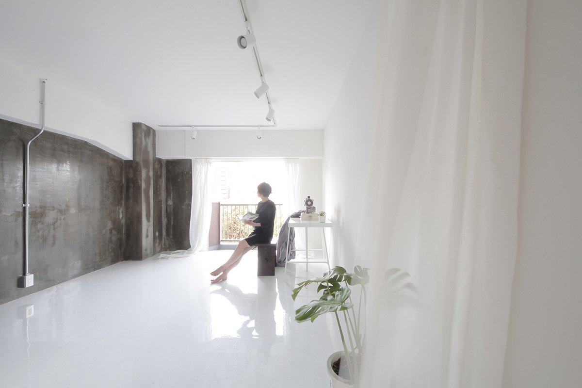 Jun Murata renovates small room of collective housing in Osaka with minimal green fixtures