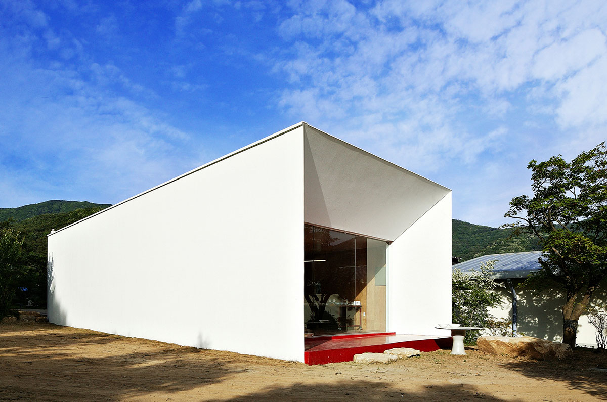 Welcome to Chocolate Box designed by Yoon Space in China