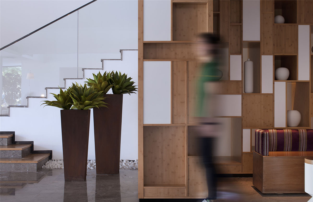 Shenzhen Bay Yacht Club +White Sail Hotel creates an interlocking facade by Shenzhen Rongor Design