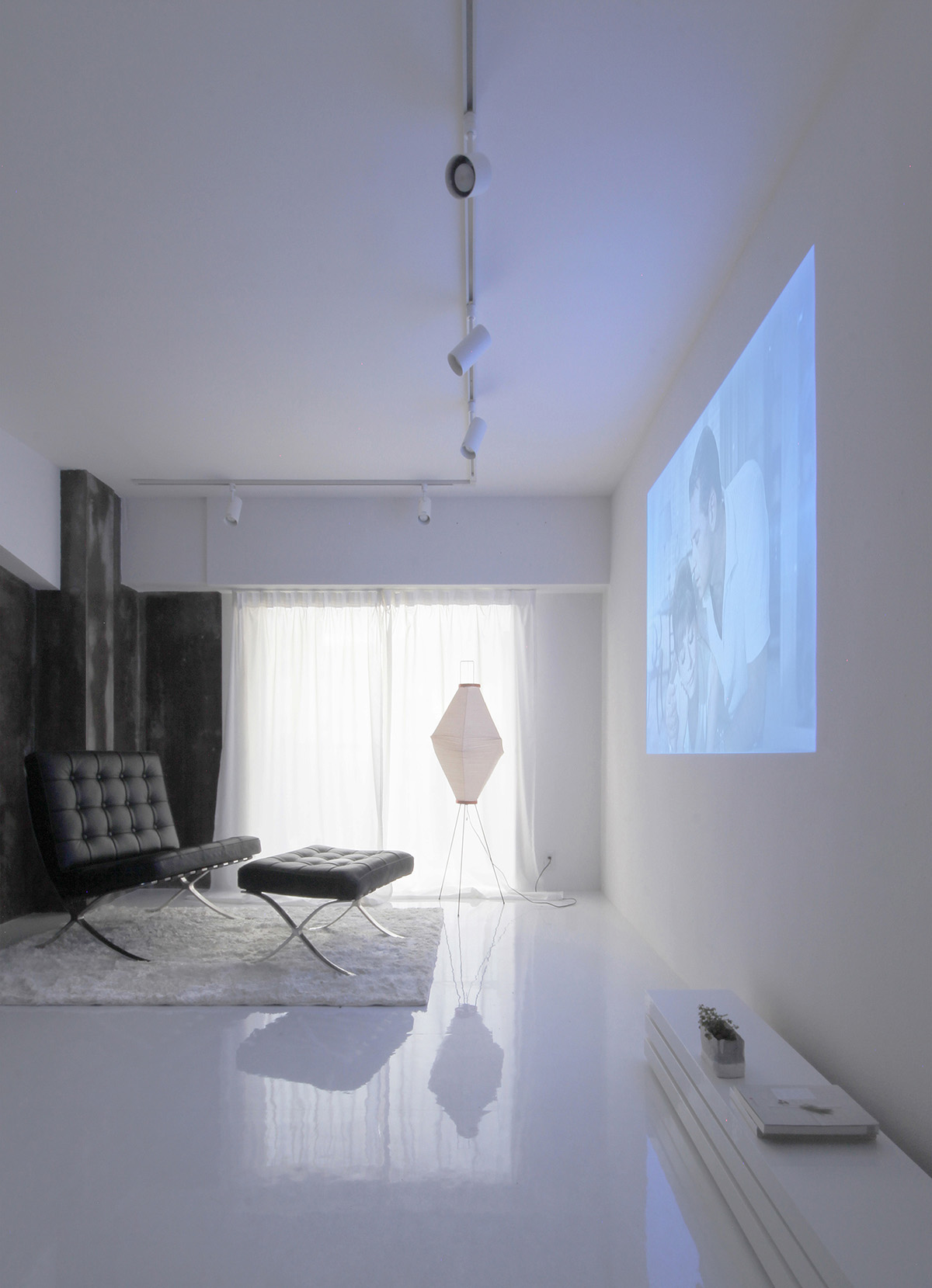 Jun Murata renovates small room of collective housing in Osaka with minimal green fixtures