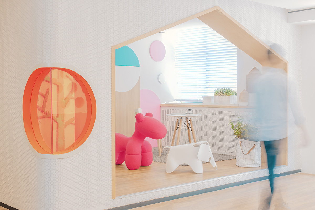 RIGI Design creates a lovely Medical Clinic in China derived from circular patterns